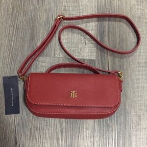 Tommy Hilfiger ladies purse new with tags.